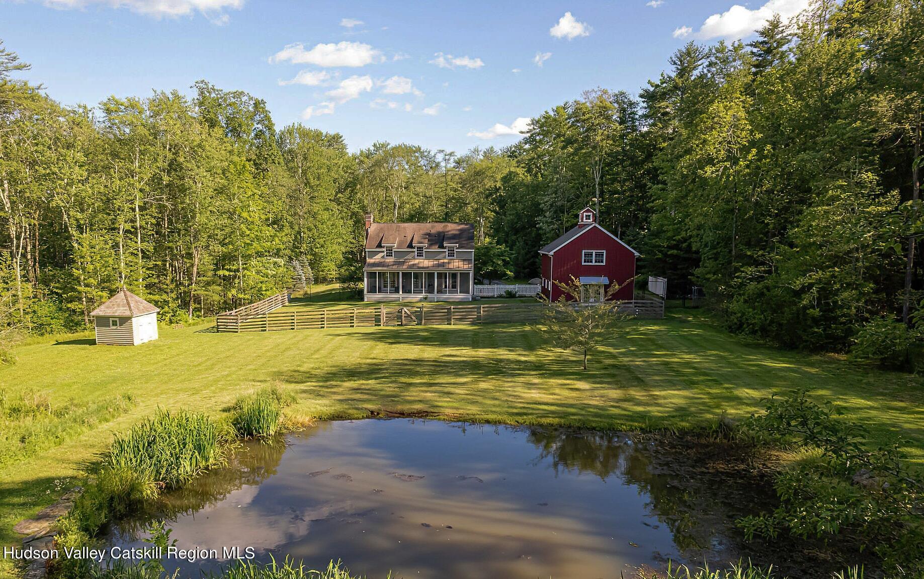 Buck Rd, Stone Ridge, NY 12484