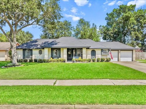 904 Sandringham Dr, Friendswood, TX, 77546-4764 | Card Image