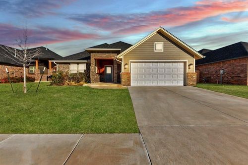 9021 Nw 74th St, Yukon, OK, 73099-9725 | Card Image