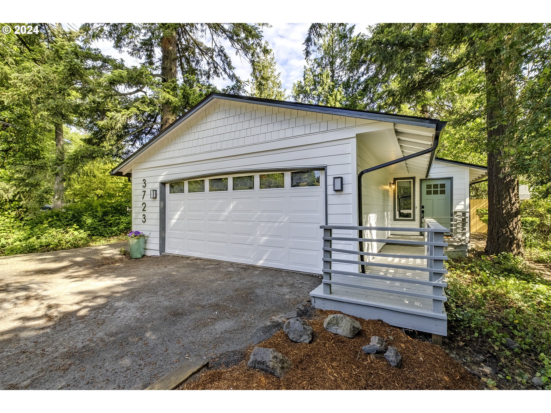 Huber St, Portland, OR 97219