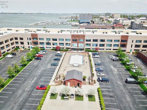 unit-202-401 W Shoreline Dr, Sandusky, OH, 44870-0904 | Card Image