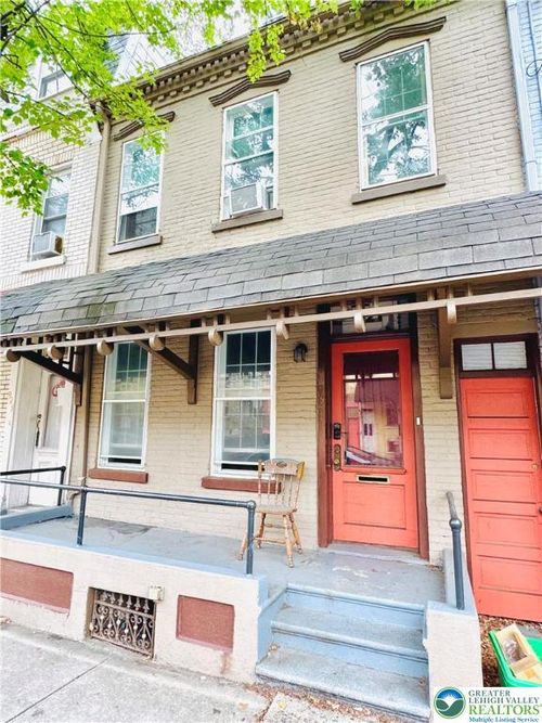 921 Chew St, Allentown, PA, 18102-3924 | Card Image