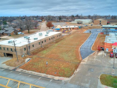 1308 Holly Ave, Yukon, OK, 73099-5408 | Card Image