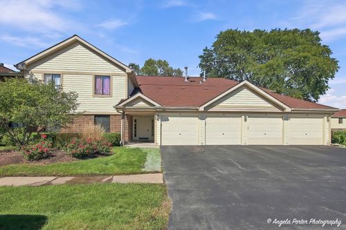 8-866 E Carriage Ln, Palatine, IL, 60074-1880 | Card Image