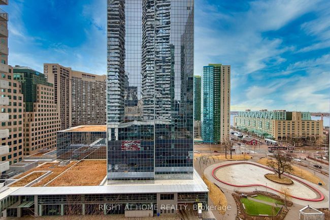 1408 - 100 Harbour St, Condo with 0 bedrooms, 1 bathrooms and null parking in Toronto ON | Image 13