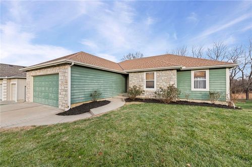 4923 Parkway Dr, Leavenworth, KS, 66048-5505 | Card Image