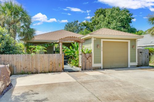 329 Main St, Destin, FL, 32541-1916 | Card Image
