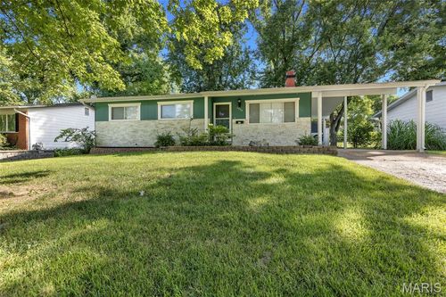 1975 Yaqui Dr, Florissant, MO, 63031-7419 | Card Image