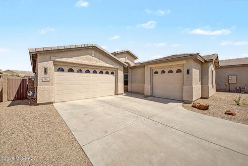 8234 N Stonehill Dr, Tucson, AZ, 85743-1436 | Card Image