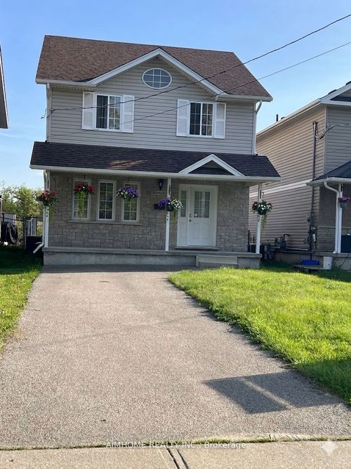 36 Grand River Ave, Brantford, ON, N3T4W7 | Card Image