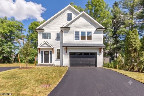 21 Woodruff Ct, New Providence, NJ, 07974-2250 | Card Image