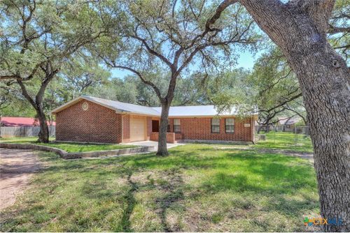 610 Rainbow Rdg, Canyon Lake, TX, 78133-5075 | Card Image