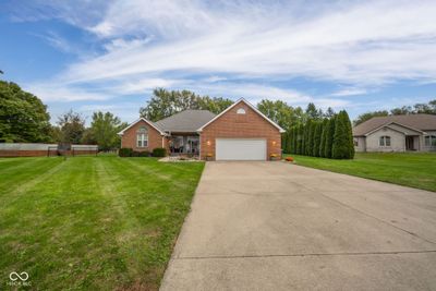 14136 W Katriene Drive, House other with 4 bedrooms, 2 bathrooms and null parking in Daleville IN | Image 3