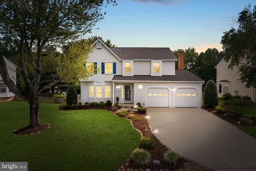 20049 Great Falls Forest Dr, GREAT FALLS, VA, 22066-4237 | Card Image