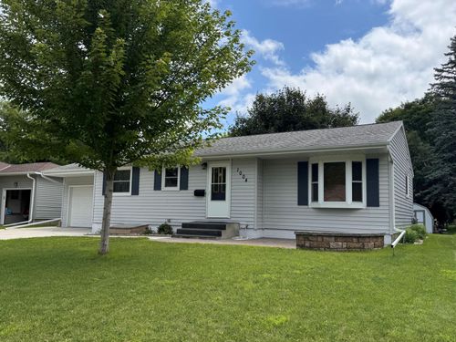 1004 Poplar Ave, Marshall, MN, 56258-1536 | Card Image