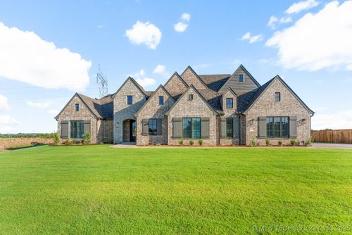 103 W 164th Pl S, Glenpool, OK, 74033-4487 | Card Image