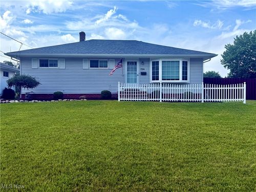 7224 Meadow Ln, Parma, OH, 44134-5921 | Card Image