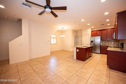 2390 E Blue Diamond Dr, Tucson, AZ, 85718-6694 | Card Image