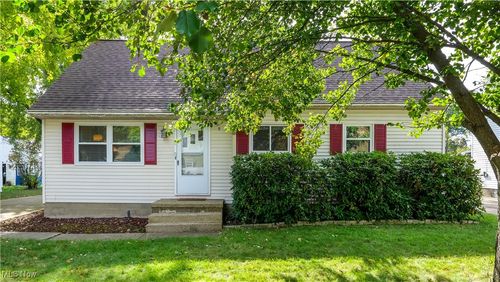 197 Lindsey Rd, Munroe Falls, OH, 44262-1140 | Card Image