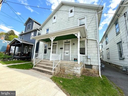 28 W California St, MERCERSBURG, PA, 17236-1114 | Card Image