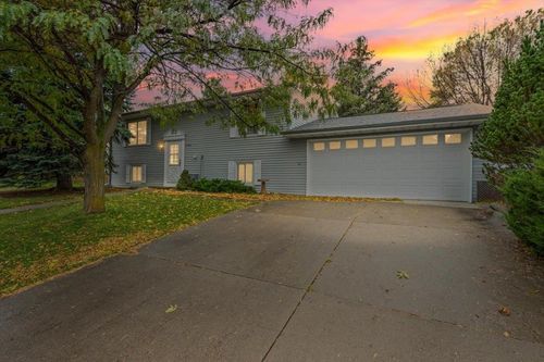 2903 1st Ave S, Sturgis, SD, 57785-2728 | Card Image