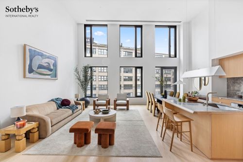 10e-30 Front St, New York, NY, 10004-2611 | Card Image