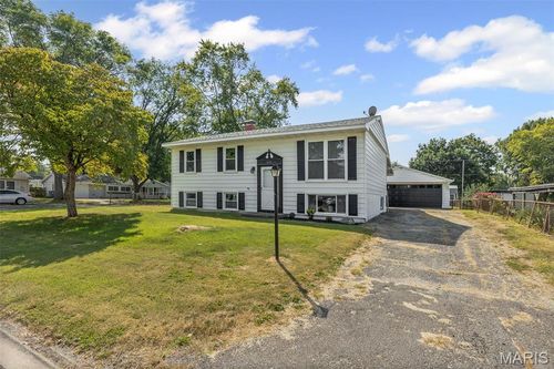 600 Hillside Dr, Bethalto, IL, 62010-1132 | Card Image