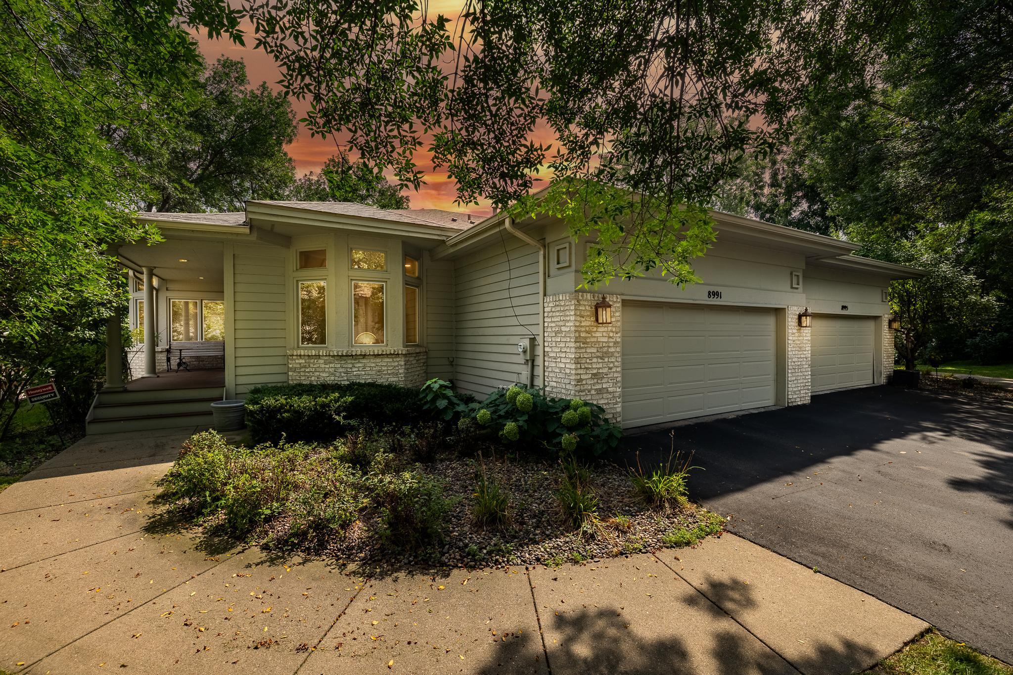 Ferndale Ln, Eden Prairie, MN 55347