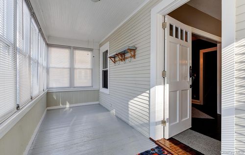 256 Nassau Rd, Huntington, NY, 11743-4327 | Card Image