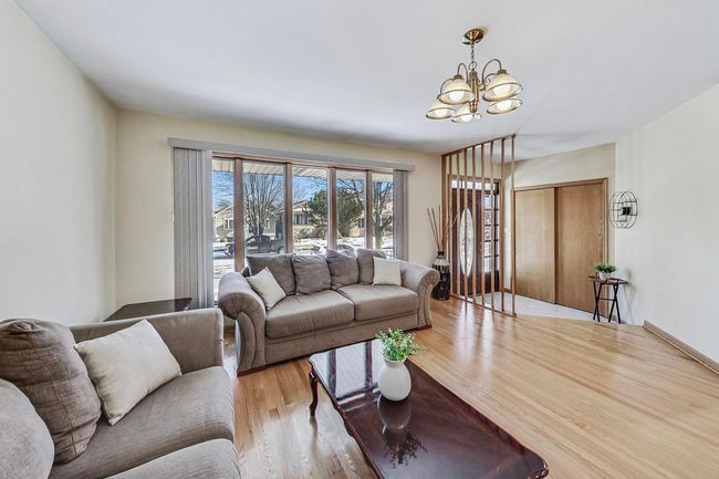 4238 N New England Ave, House other with 5 bedrooms, 3 bathrooms and 2 parking in Harwood Heights IL | Image 5