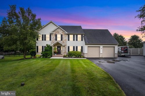 204 Encampment Ct, SPRING GROVE, PA, 17362-1519 | Card Image