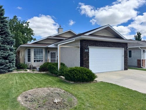 93 Heritage Cres W, Lethbridge, AB, T1K6X2 | Card Image