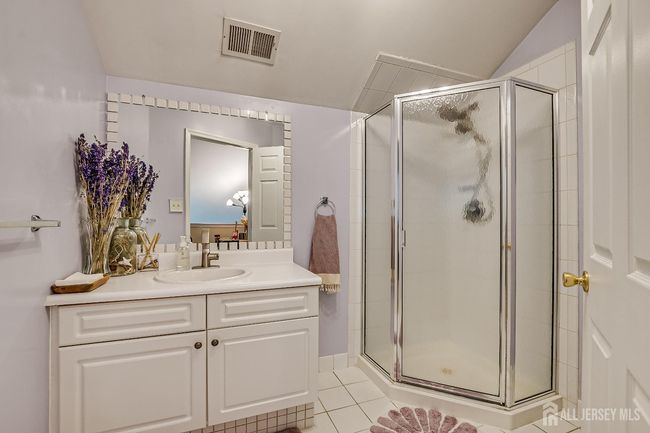 52 Central Square Park, Townhouse with 2 bedrooms, 2 bathrooms and null parking in Metuchen NJ | Image 41