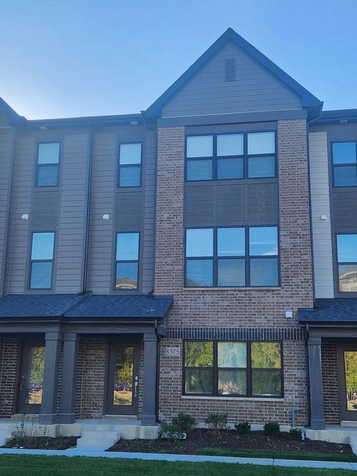 8375 Mulberry Ave, Morton Grove, IL, 60053-2524 | Card Image