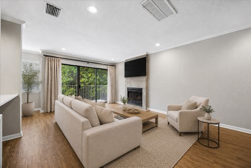 33-3845 Ranch Road 2222, Austin, TX, 78731-4868 | Card Image