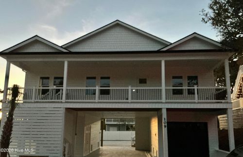 109 Se 35th St, Oak Island, NC, 28465-5806 | Card Image