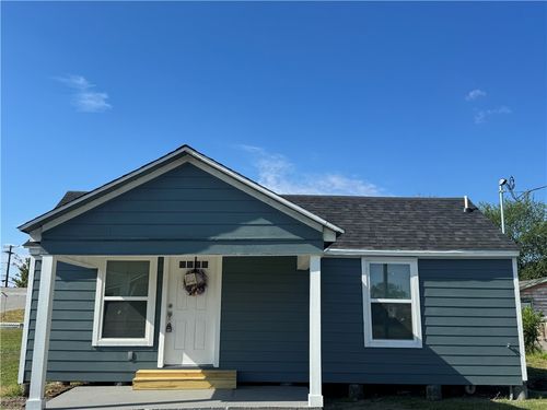 111 Allende St, Taft, TX, 78390-2206 | Card Image