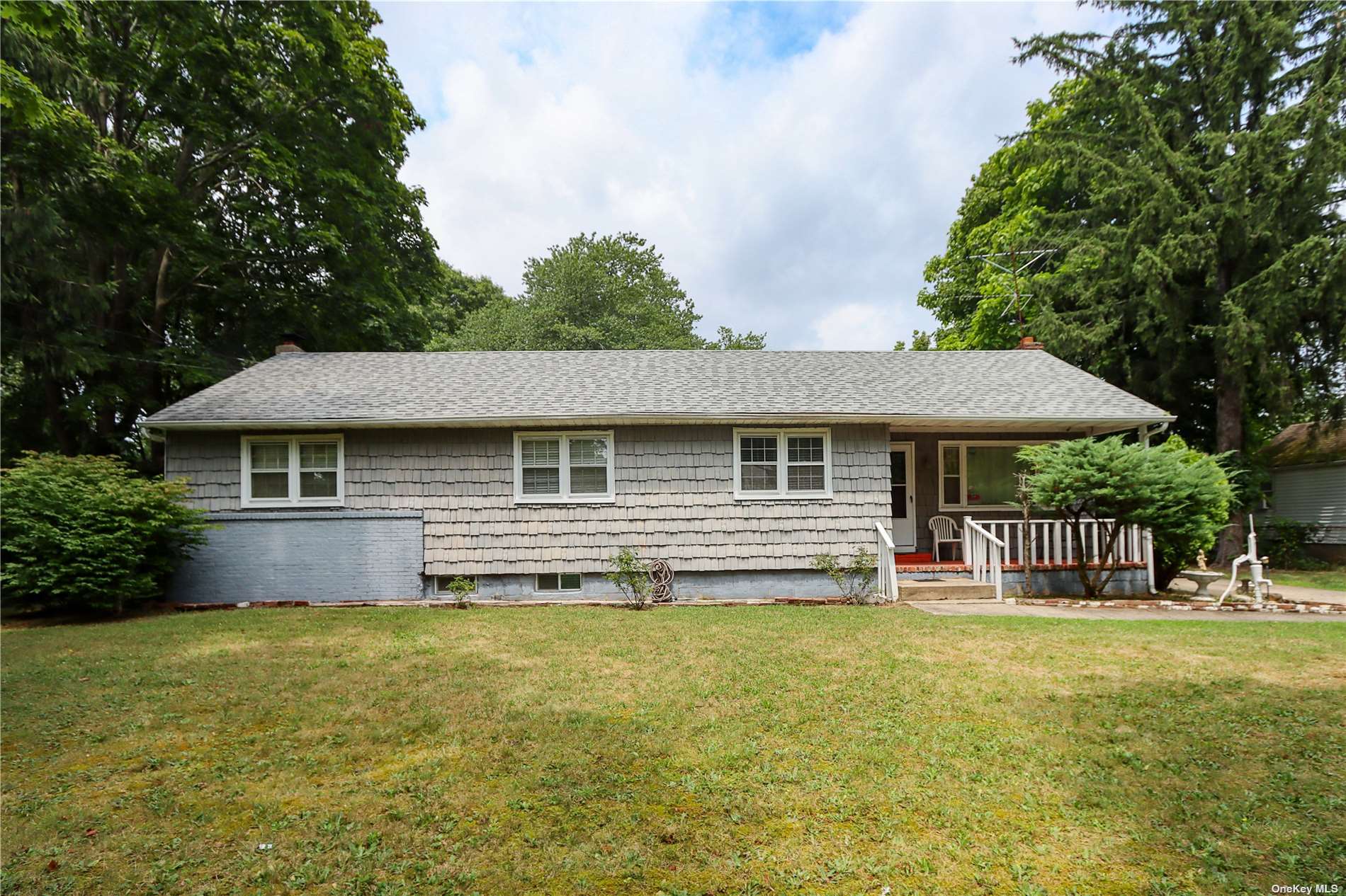 Ocean Ave, Brentwood, NY 11717