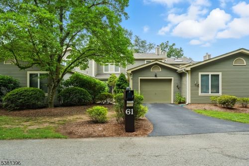 61 Old Fourth Dr, Oak Ridge, NJ, 07438-9526 | Card Image