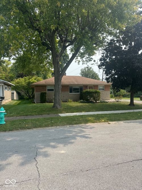 749 S 4th Ave, Beech Grove, IN, 46107-2203 | Card Image