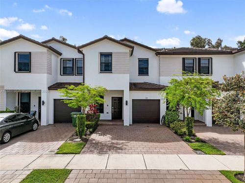 156 Sw 185th Way, Pembroke Pines, FL, 33029-5470 | Card Image