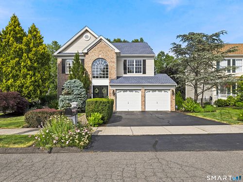 35 Lilac Ln, Danbury, CT, 06810-7289 | Card Image