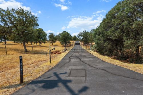 18785 Garrett Ct, Cottonwood, CA, 96022-8633 | Card Image