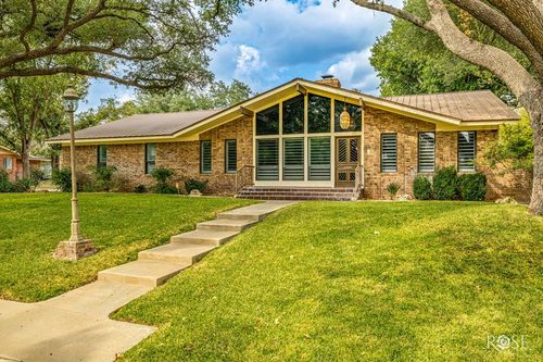 111 Manor St, Sonora, TX, 76950-6603 | Card Image