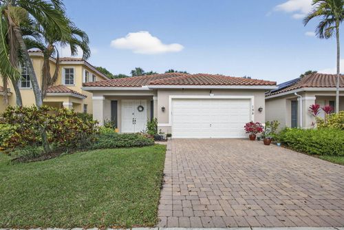 135 Atwell Dr, West Palm Beach, FL, 33411-4609 | Card Image