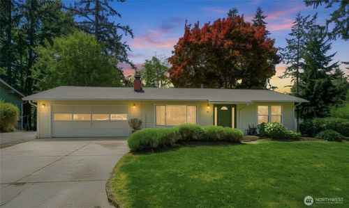 711 Eagle Cliff Rd Ne, Bainbridge Island, WA, 98110-2926 | Card Image