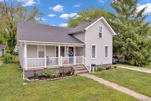 720 Vine St, Saint Clair, MI, 48079-5450 | Card Image