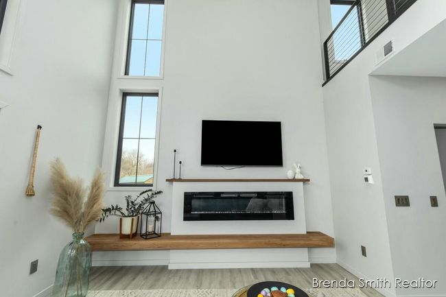 Living Room | Image 6