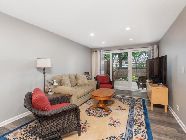 6423 Colony Way Apt 1C Living room 1.jpg | Image 11