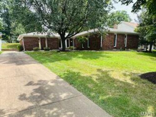 342 Clayton Trails Dr, Ellisville, MO, 63011-2057 | Card Image